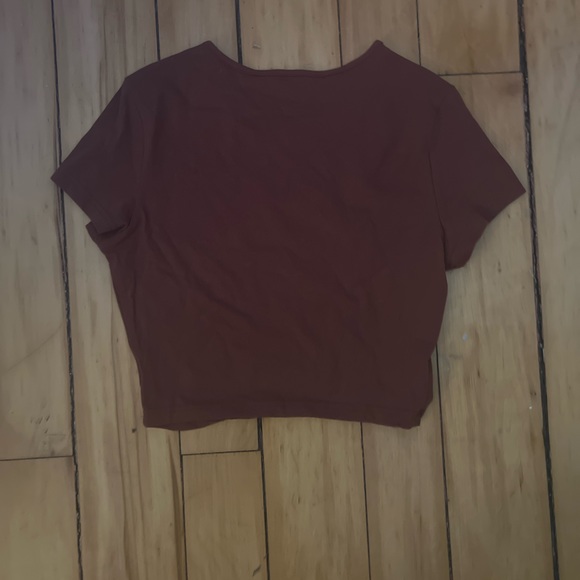 brown fitted t shirt with butterfly’s - Picture 3 of 3